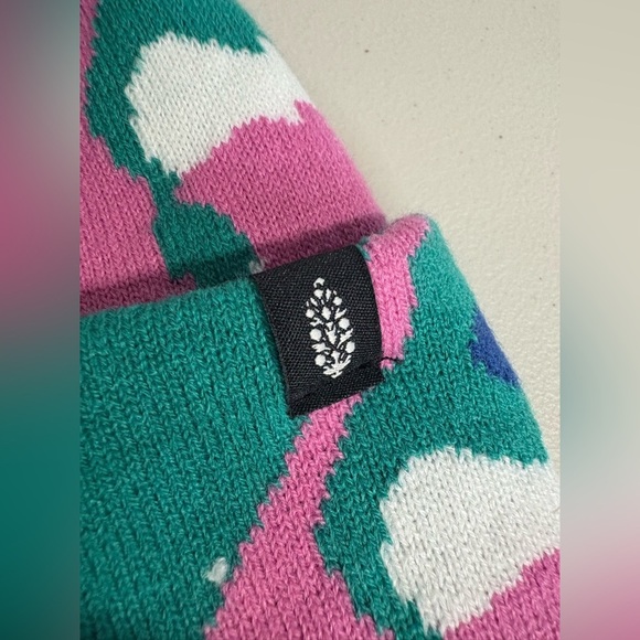 NWT Free People Movement Jumping Jacquard Beanie – Bright Camo – One Size - Picture 3 of 7